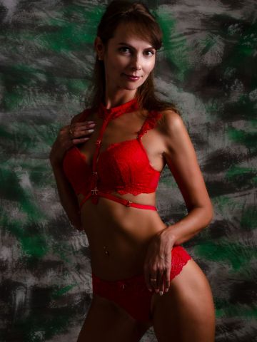 Анна Излучинск